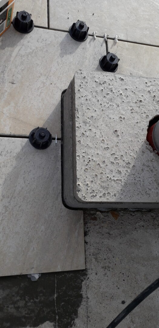 Carrelage extérieur. Terrasse réalisée par Durand Carrelage Concept. Carreleur à Pont-de-vaux